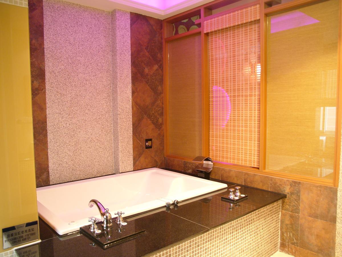 Sexy City Motel Tainan Luaran gambar